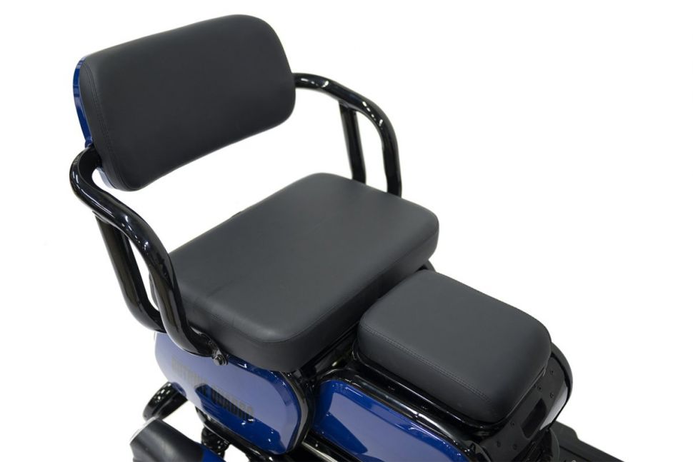 Электроскутер четырехколесный Rutrike Квадро